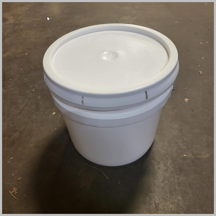 3.5 Gallon Pail with lids