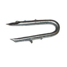 Fence Staple Double Barb 1-1/2